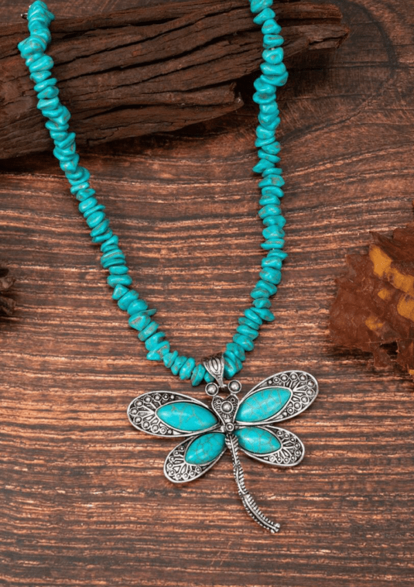 Crushed Stone Chain & Dragonfly Pendant Necklace
