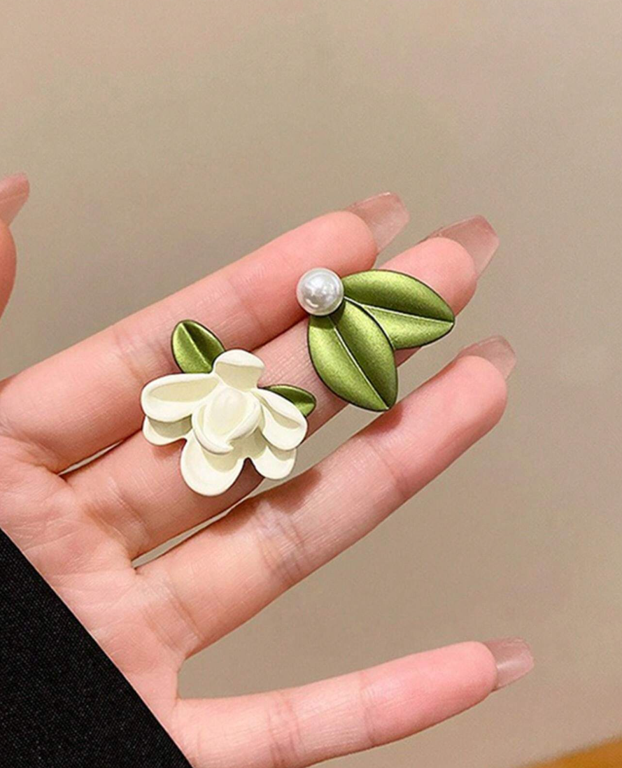 Jasmine Earring Pair - Image 2