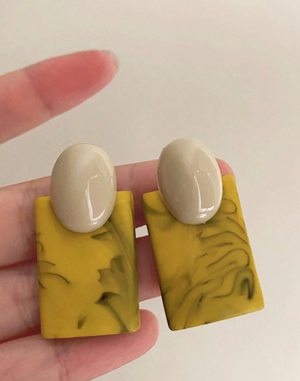 Fashion Polyresin Stone Drop Earrings - Image 2